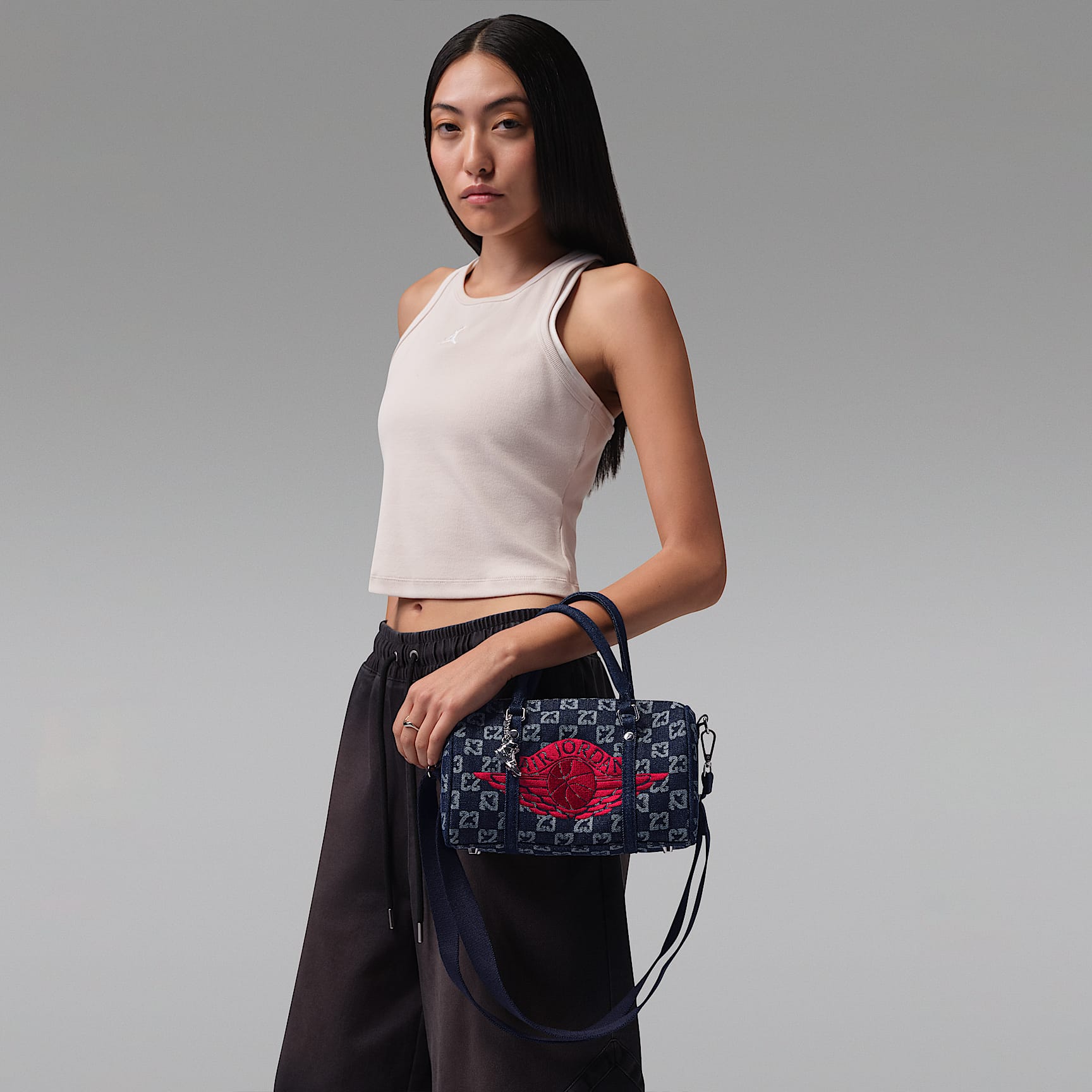 美品 JORDAN バスケットボール タンク ホワイトM Jordan Monogram Mini Duffel (3L). Nike.com